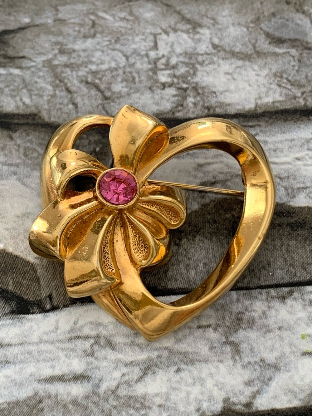 Vintage 1992 Avon October Simulated Pink Tourmaline Birthstone Heart Brooch Pin